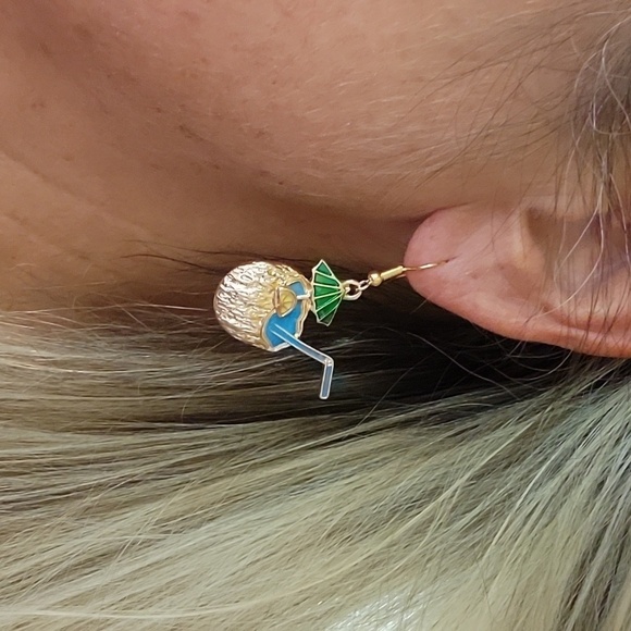 🔥LAST PAIR🔥 KEY WEST COCONUT COCKTAIL EARRINGS - Picture 1 of 7